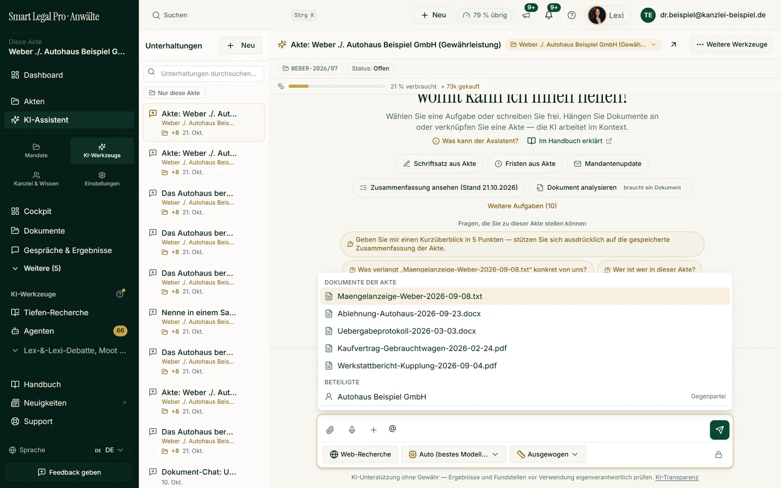 Ein „@“ im Eingabefeld öffnet die Auswahl der Dokumente und Beteiligten einer Akte, die Sie gezielt in Ihre Frage einbeziehen.