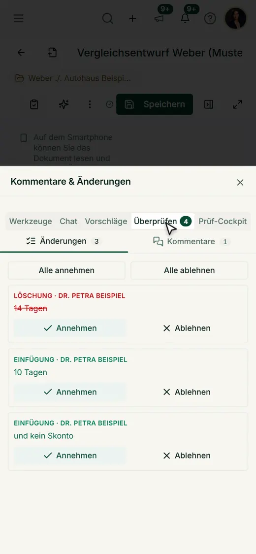 Das Blatt „Kommentare & Änderungen“ zeigt die Vorschläge mit Annehmen und Ablehnen, genau wie am Rechner.