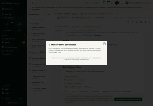 Long conversations are condensed automatically: older messages live on as a summary, the newest stay verbatim – the panel shows the status.