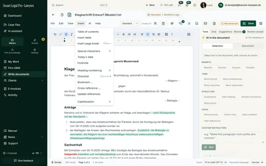 The editor brings the toolkit for long pleadings: table of contents, tables, footnotes, bookmarks and cross-references.