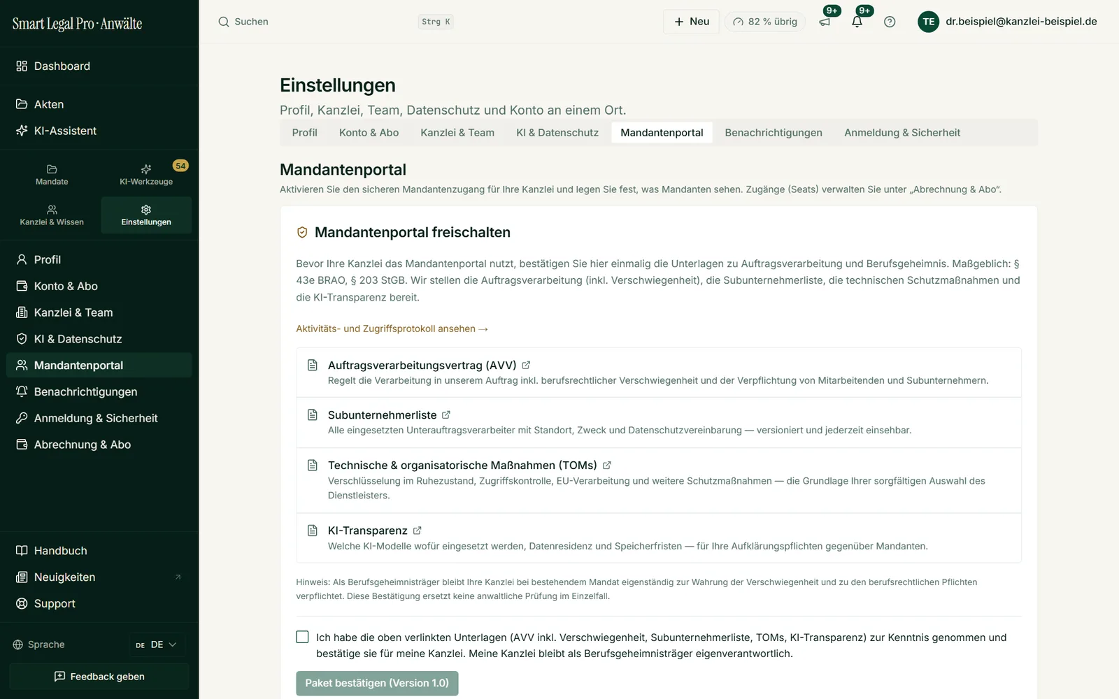 Vor dem ersten Einsatz bestätigt die Kanzlei einmalig AVV, Unterauftragnehmerliste, technische Maßnahmen und KI-Transparenz zum Mandantenportal.