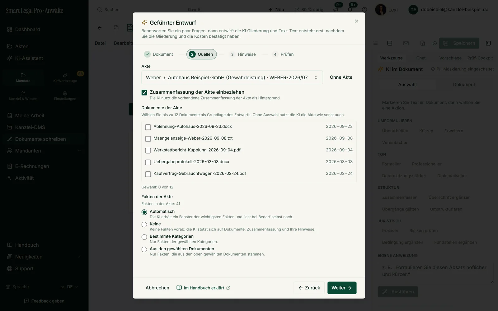 Im zweiten Schritt wählen Sie, ob die KI nur Ihre Angaben kennt oder Zusammenfassung, Dokumente und Fakten einer Akte nutzt.