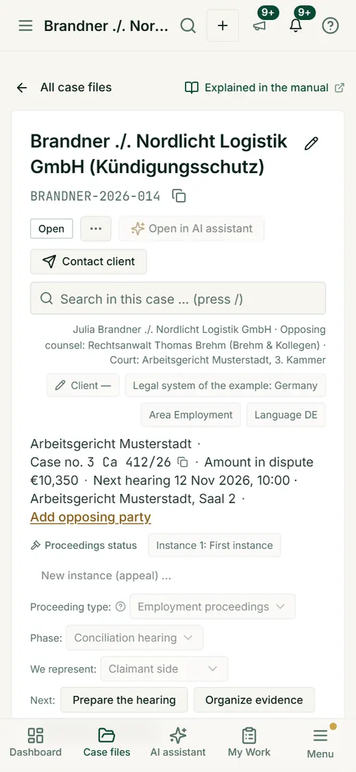 The case header on the phone shows title, file number, opposing party, court, amount in dispute, hearing and procedural status one below the other.