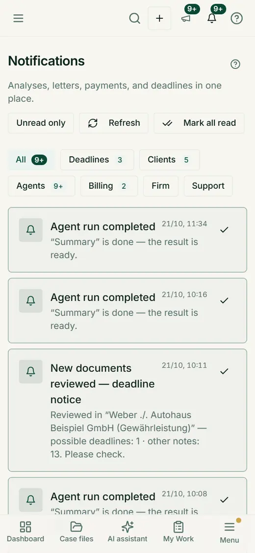The notification overview on the smartphone with filters by type and quick actions for reading and refreshing.