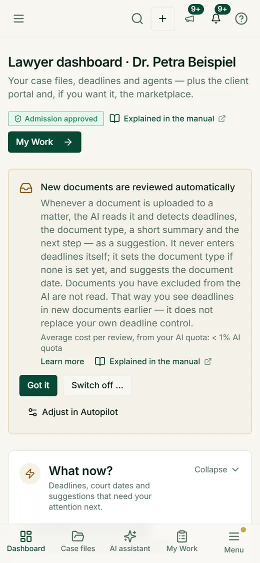 The dashboard on the phone: menu, search and new menu at the top, the day’s notices in one column, navigation at the bottom.