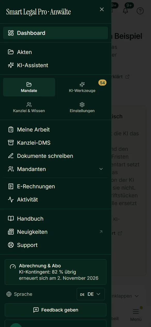 Das Menü-Blatt auf dem Smartphone führt in dieselbe Gliederung wie am Rechner: Mandate, KI-Werkzeuge, Kanzlei & Wissen und Einstellungen.