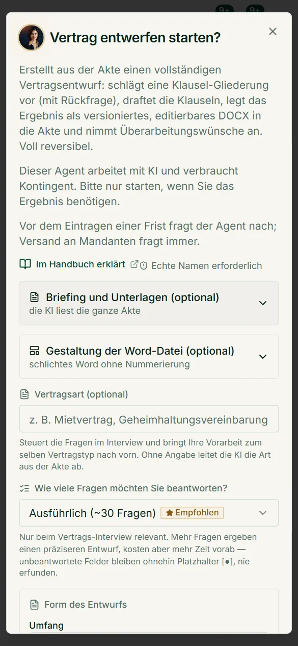 Der Start-Dialog der Vertragswerkbank im schmalen Fenster: Briefing, Gestaltung, Vertragsart und Kostenvorschau bleiben bedienbar – ein Vertrag lässt sich auch unterwegs anstoßen.