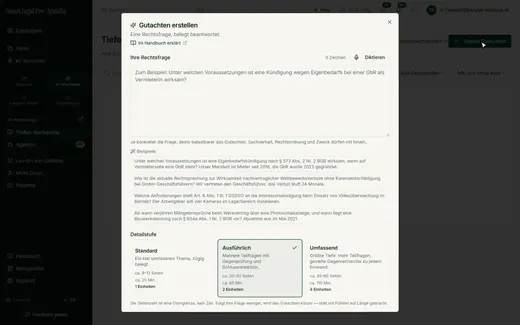 Im Fenster „Gutachten erstellen“ tippen oder diktieren Sie die Rechtsfrage und wählen die Detailstufe mit Umfang, Dauer und Einheiten vor dem Start.