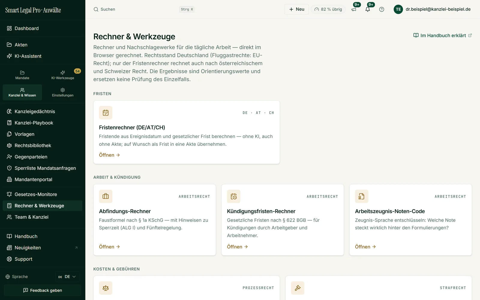 Fristenrechner, Abfindungs-, Kündigungsfristen- und Kostenrechner sowie der Arbeitszeugnis-Noten-Code direkt im Portal, als Orientierung gedacht.