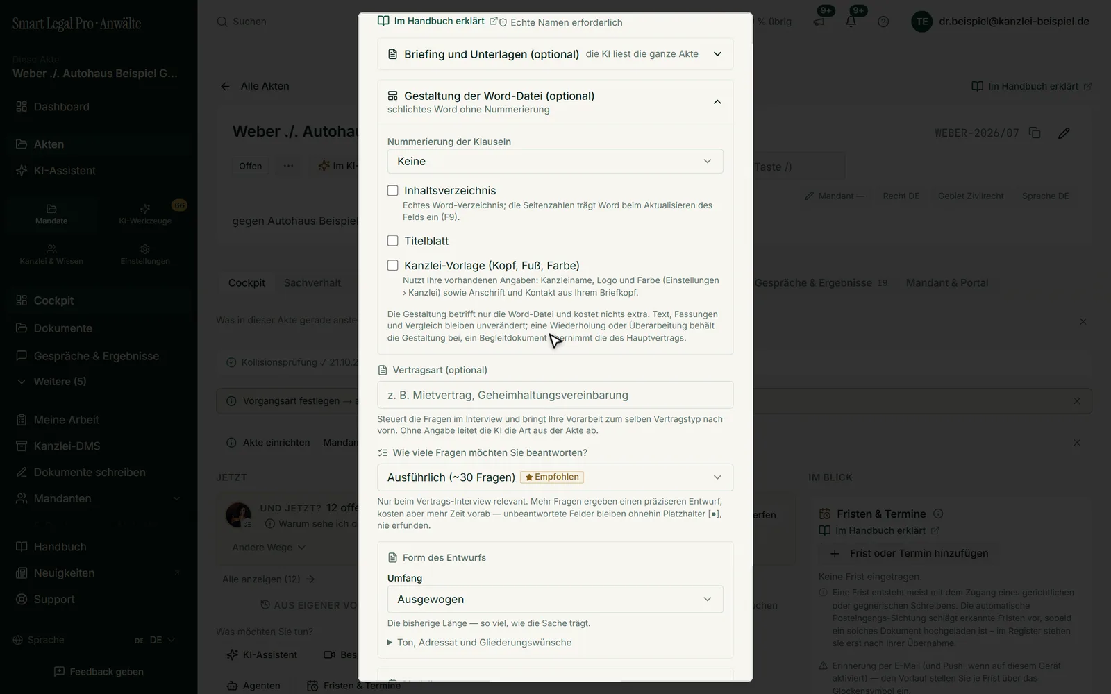 Vor dem Start legen Sie fest, wie die erzeugte Word-Datei aussieht: Klauselnummerierung, echtes Inhaltsverzeichnis, Titelblatt und Kanzlei-Vorlage mit Ihrem Briefkopf. Die Gestaltung betrifft nur die Datei, nicht den Text.