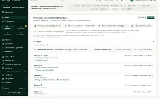 Über den Fassungen steht, welche Fassung der Mandant nachweislich erhalten hat; „Versand vermerken“ legt den Nachweis an.