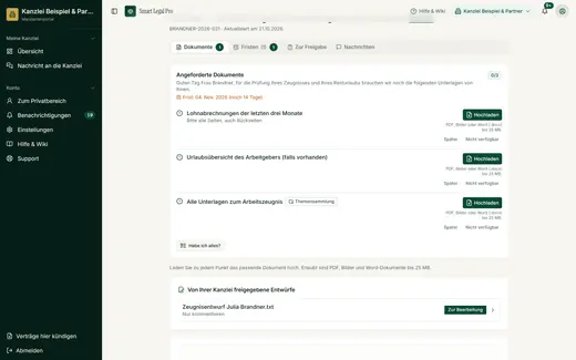 Die Mandantin sieht, welche Unterlagen ihre Kanzlei angefordert hat – mit Nachricht, Frist und je Punkt dem Knopf zum Hochladen.
