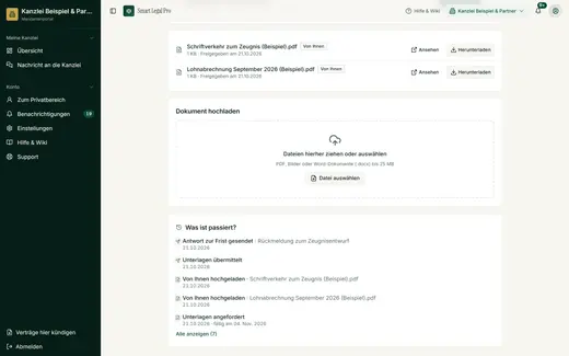 Unter den Reitern zeigt das Portal der Mandantin den Verlauf ihrer Akte – Anforderungen, Uploads, Rückmeldungen – ohne interne Vermerke der Kanzlei.