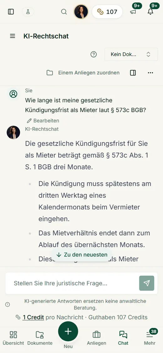 Die Antwort zur Kündigungsfrist auf dem kleinen Bildschirm: Normzitat, Aufzählung der Fristen und Hinweis zur Prüfung, mit Kopieren und Bewerten darunter.