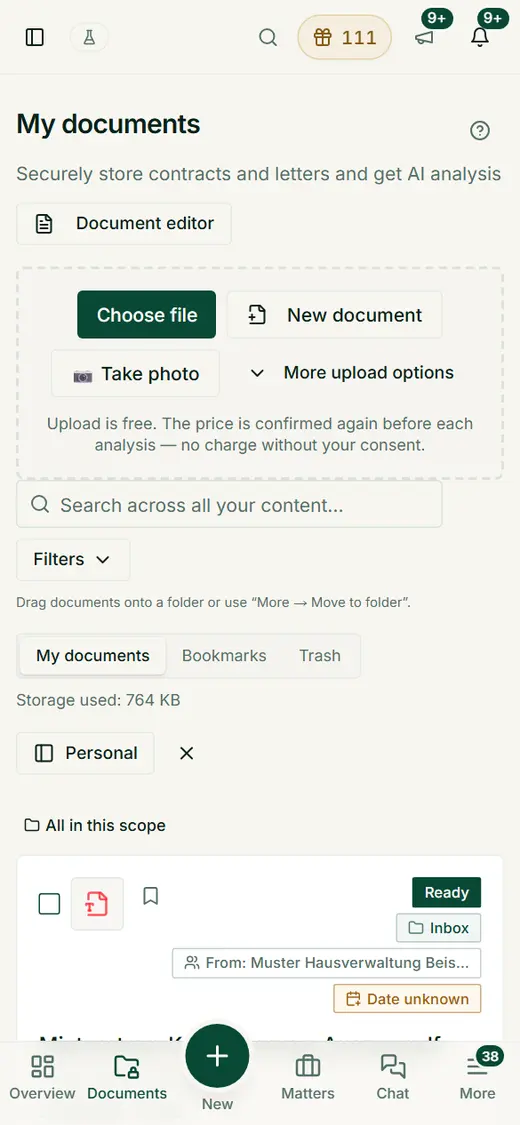 On the smartphone, photograph letters directly or upload them and see status and detected deadlines.