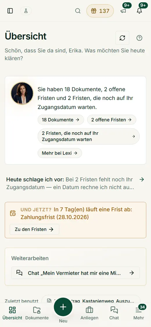 Die App auf dem Smartphone: Lexi fasst Dokumente und Fristen zusammen, darunter der nächste sinnvolle Schritt und die untere Navigation.