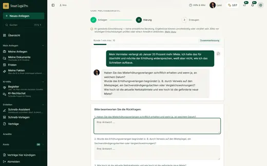 Antwort des Schreib-Assistenten auf ein frei beschriebenes Anliegen: Rückfragen zu Miete, Begründung und Zugangsdatum.